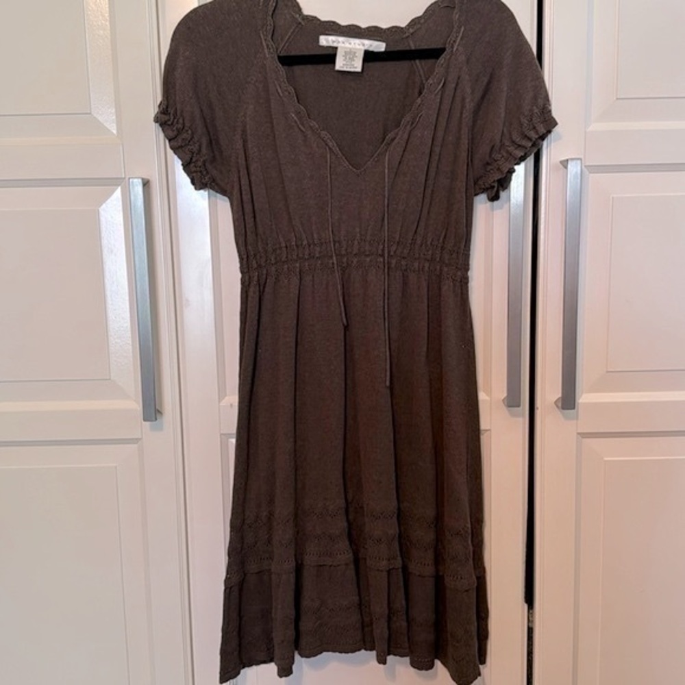 MAX Studio knit dress . Short sleeves. Brown. Size large.